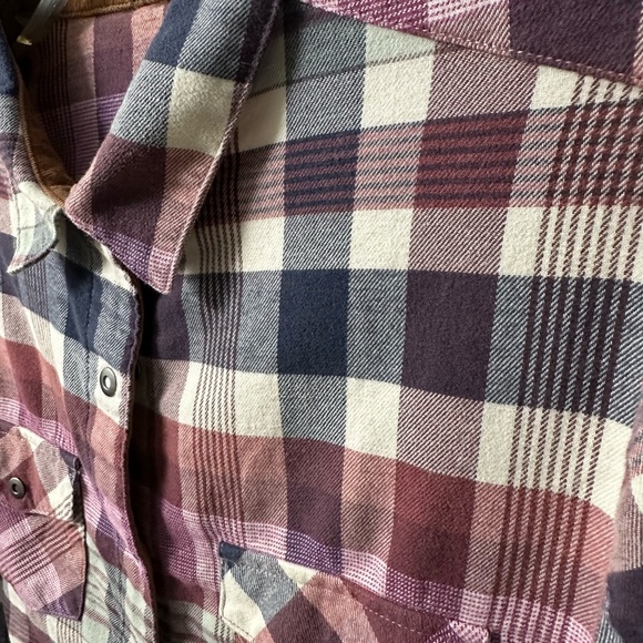 Kuhl Tess Flannel Shirt Womens‎ S/M Fuchsia Navy Plaid Snap Front Long Sleeve - Picture 8 of 10